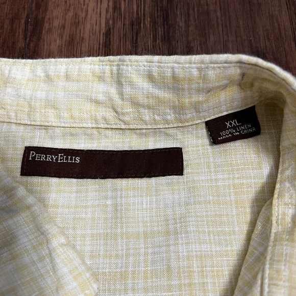 Perry Ellis button down top - Picture 6 of 6